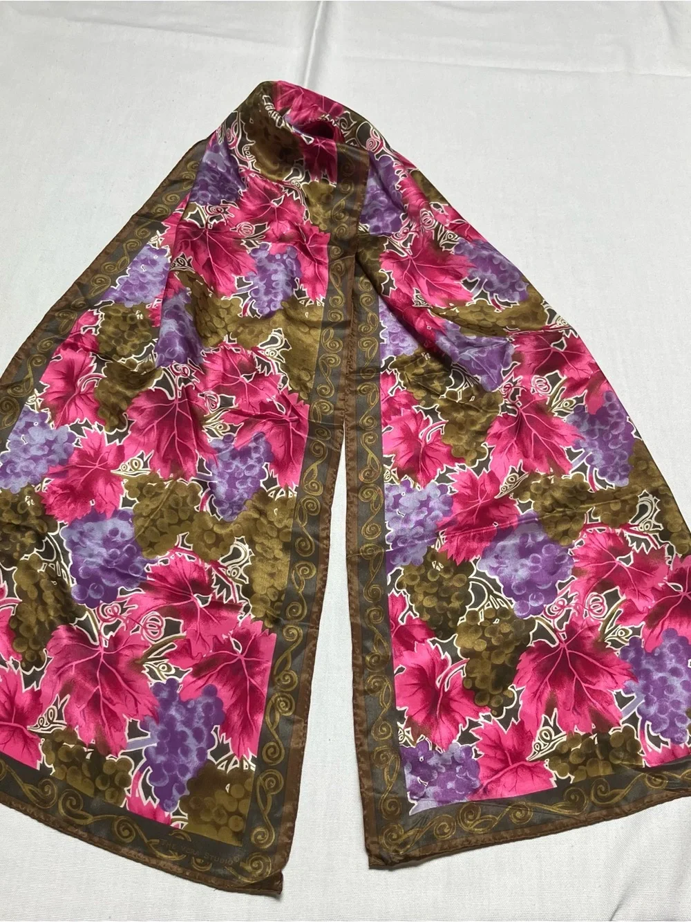 VTG The Vera Studio Green Silk Scarf Grapes Leaves Rectangle 10.5x51in NWT